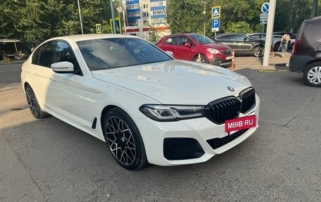 BMW 5 серия, 2020 год, 3 999 000 рублей, 2 фотография