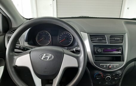 Hyundai Solaris II рестайлинг, 2011 год, 750 000 рублей, 13 фотография