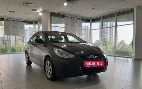 Hyundai Solaris II рестайлинг, 2011 год, 750 000 рублей, 7 фотография