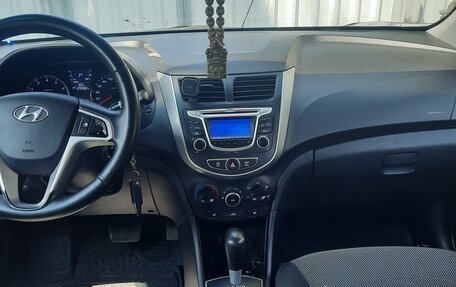 Hyundai Solaris II рестайлинг, 2014 год, 1 000 000 рублей, 8 фотография