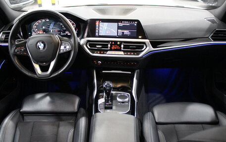 BMW 3 серия, 2019 год, 2 890 000 рублей, 12 фотография