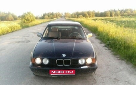 BMW 5 серия, 1988 год, 130 000 рублей, 1 фотография