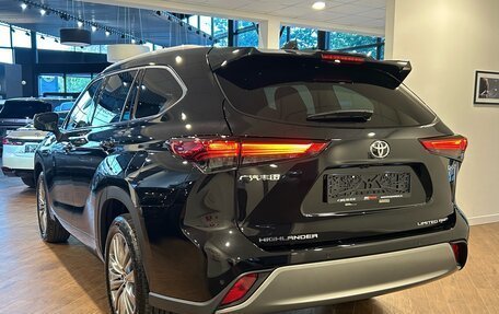 Toyota Highlander, 2025 год, 5 850 000 рублей, 2 фотография