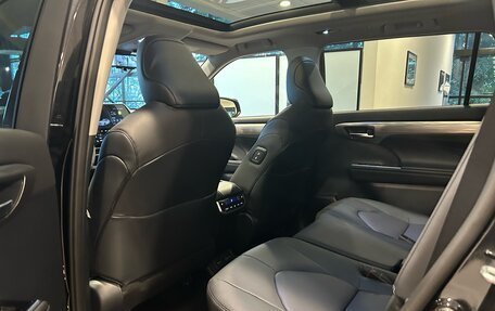 Toyota Highlander, 2025 год, 5 850 000 рублей, 22 фотография