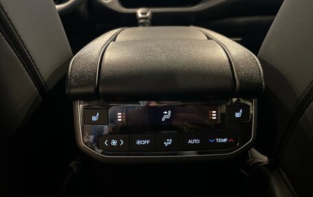 Toyota Highlander, 2025 год, 5 850 000 рублей, 24 фотография