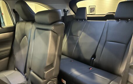 Toyota Highlander, 2025 год, 5 850 000 рублей, 27 фотография