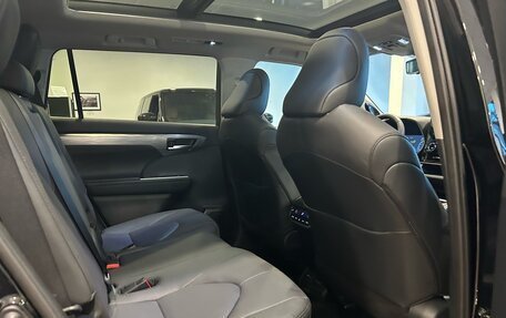 Toyota Highlander, 2025 год, 5 850 000 рублей, 28 фотография