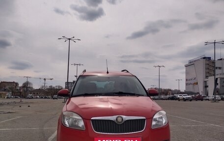 Skoda Roomster, 2010 год, 685 000 рублей, 2 фотография
