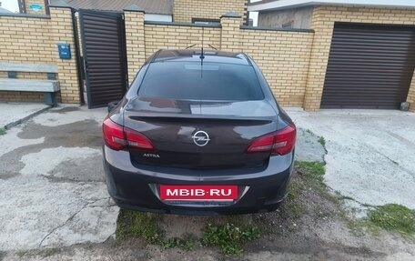 Opel Astra J, 2013 год, 720 000 рублей, 2 фотография