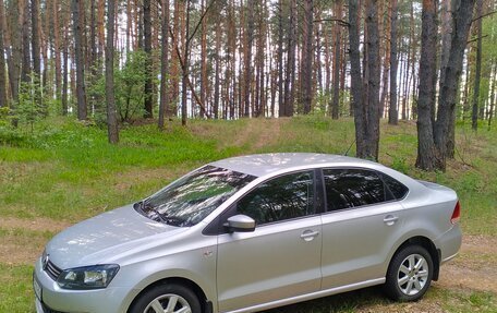 Volkswagen Polo VI (EU Market), 2013 год, 910 000 рублей, 2 фотография