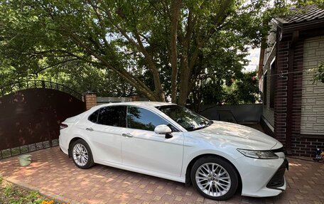 Toyota Camry, 2018 год, 2 950 000 рублей, 2 фотография