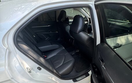 Toyota Camry, 2018 год, 2 950 000 рублей, 10 фотография