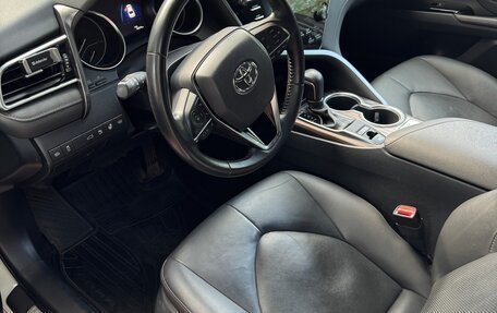 Toyota Camry, 2018 год, 2 950 000 рублей, 6 фотография