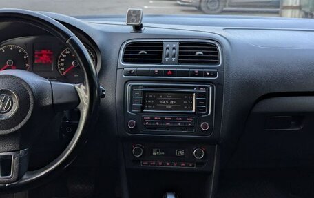 Volkswagen Polo VI (EU Market), 2013 год, 950 000 рублей, 16 фотография