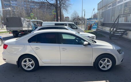 Volkswagen Jetta VI, 2012 год, 1 200 000 рублей, 2 фотография
