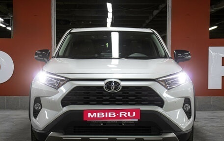 Toyota RAV4, 2023 год, 3 749 000 рублей, 2 фотография