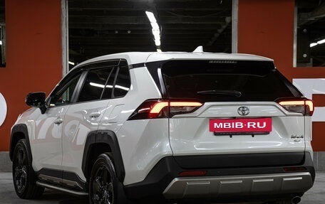 Toyota RAV4, 2023 год, 3 749 000 рублей, 7 фотография