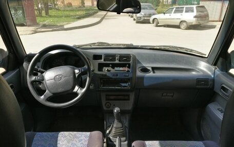 Toyota RAV4, 1995 год, 400 000 рублей, 7 фотография