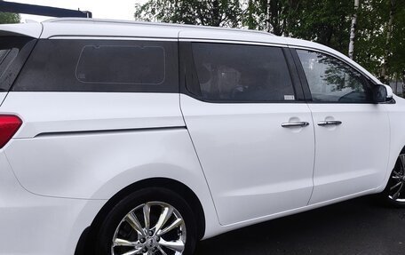 KIA Carnival III, 2019 год, 3 200 000 рублей, 7 фотография