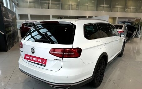 Volkswagen Passat B8 рестайлинг, 2017 год, 2 490 000 рублей, 5 фотография