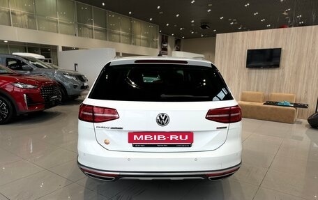 Volkswagen Passat B8 рестайлинг, 2017 год, 2 490 000 рублей, 4 фотография