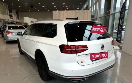 Volkswagen Passat B8 рестайлинг, 2017 год, 2 490 000 рублей, 3 фотография