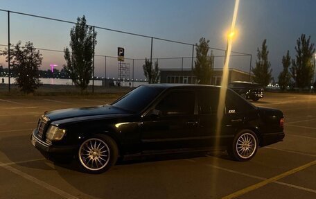 Mercedes-Benz E-Класс, 1992 год, 300 000 рублей, 2 фотография
