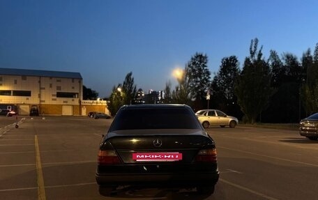 Mercedes-Benz E-Класс, 1992 год, 300 000 рублей, 6 фотография