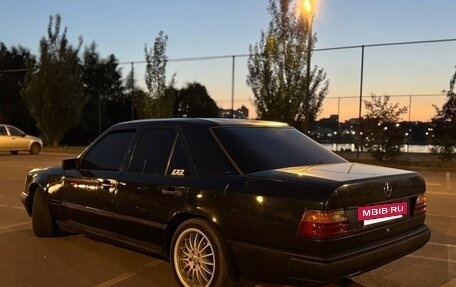 Mercedes-Benz E-Класс, 1992 год, 300 000 рублей, 5 фотография