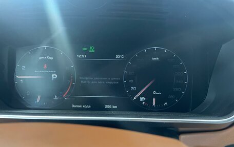 Land Rover Range Rover IV рестайлинг, 2016 год, 5 200 000 рублей, 28 фотография
