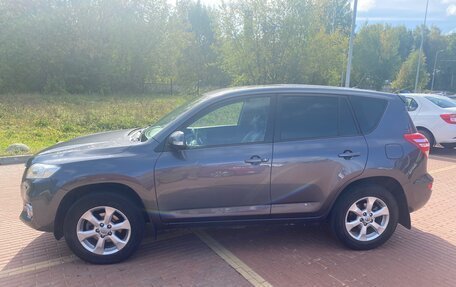 Toyota RAV4, 2011 год, 1 290 000 рублей, 2 фотография