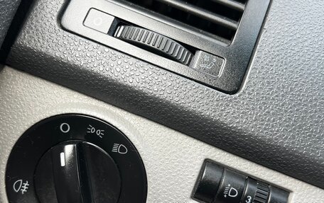 Volkswagen Polo IV рестайлинг, 2002 год, 289 000 рублей, 19 фотография