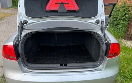 Audi A4, 2004 год, 490 000 рублей, 11 фотография