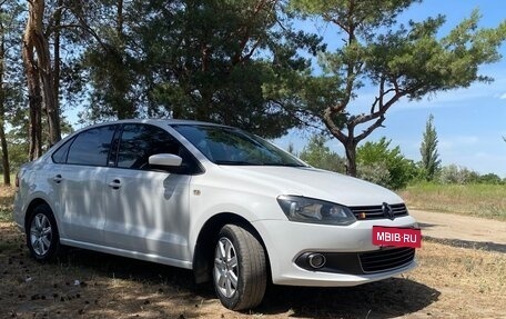 Volkswagen Polo VI (EU Market), 2011 год, 745 000 рублей, 2 фотография