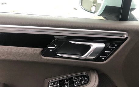 Porsche Macan I рестайлинг, 2017 год, 3 700 000 рублей, 6 фотография