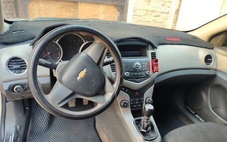 Chevrolet Cruze II, 2010 год, 383 000 рублей, 8 фотография