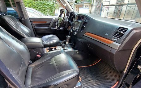 Mitsubishi Pajero IV, 2008 год, 1 290 000 рублей, 28 фотография