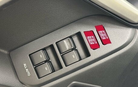 Toyota Land Cruiser Prado 150 рестайлинг 2, 2021 год, 6 899 000 рублей, 17 фотография