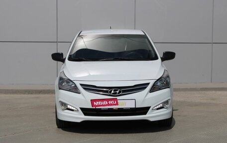 Hyundai Solaris II рестайлинг, 2015 год, 990 000 рублей, 2 фотография