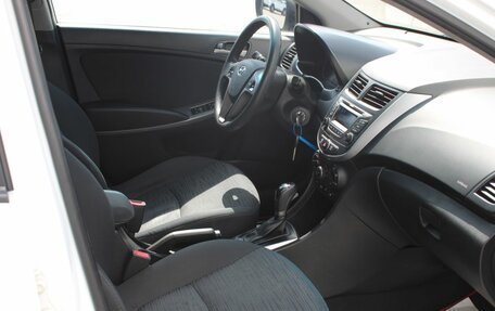 Hyundai Solaris II рестайлинг, 2015 год, 990 000 рублей, 16 фотография