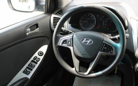 Hyundai Solaris II рестайлинг, 2015 год, 990 000 рублей, 17 фотография