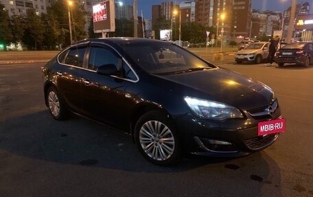 Opel Astra J, 2013 год, 940 000 рублей, 2 фотография