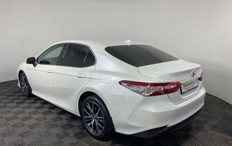 Toyota Camry, 2022 год, 3 590 000 рублей, 7 фотография