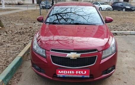 Chevrolet Cruze II, 2010 год, 700 000 рублей, 2 фотография