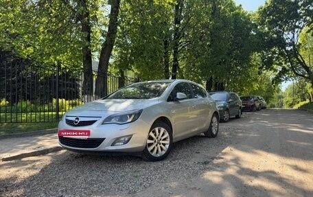 Opel Astra J, 2010 год, 680 000 рублей, 4 фотография