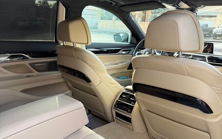 BMW 7 серия, 2018 год, 5 000 000 рублей, 14 фотография