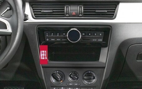 Skoda Rapid I, 2015 год, 950 000 рублей, 14 фотография