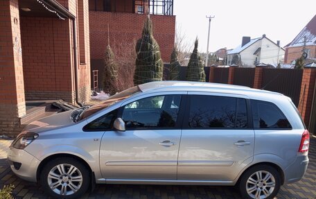 Opel Zafira B, 2012 год, 1 080 000 рублей, 2 фотография