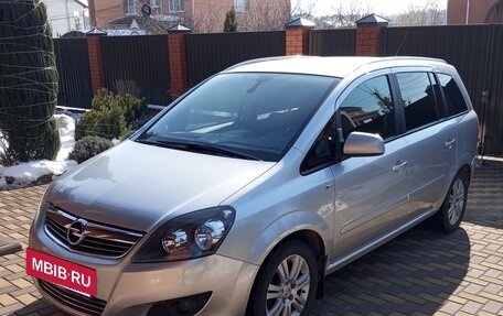 Opel Zafira B, 2012 год, 1 080 000 рублей, 17 фотография