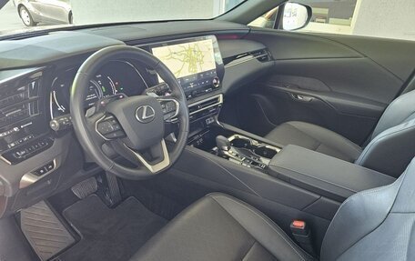 Lexus RX IV рестайлинг, 2023 год, 6 410 000 рублей, 9 фотография